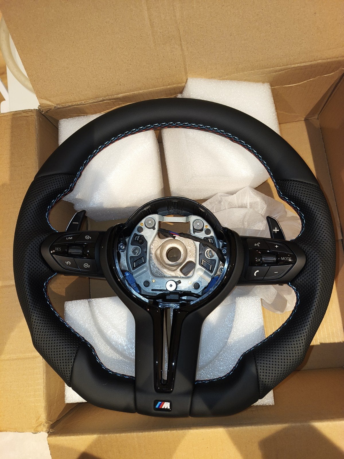 BMW F10 M-stuur met flippers en afgevlakte onderkant – nieuw, Ophalen, Nieuw, BMW