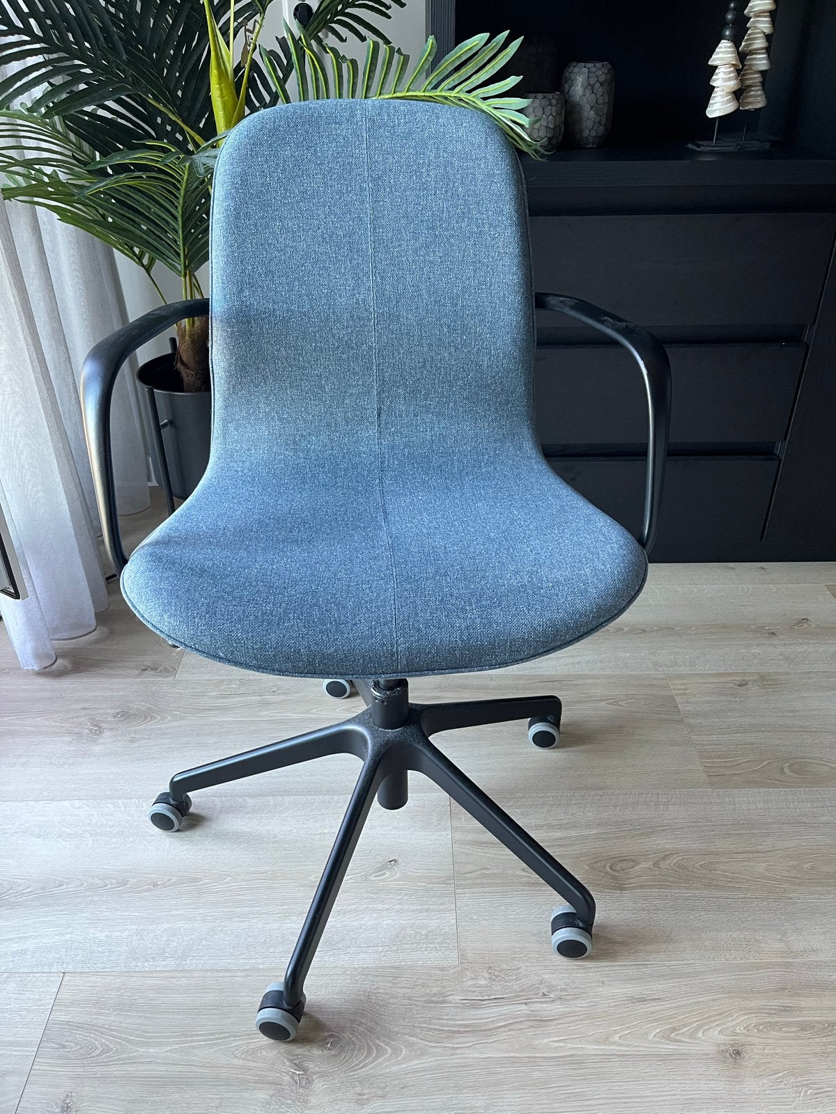 IKEA Långfjäll bureaustoel met armleuningen, Ophalen, Zo goed als nieuw, Blauw, Bureaustoel