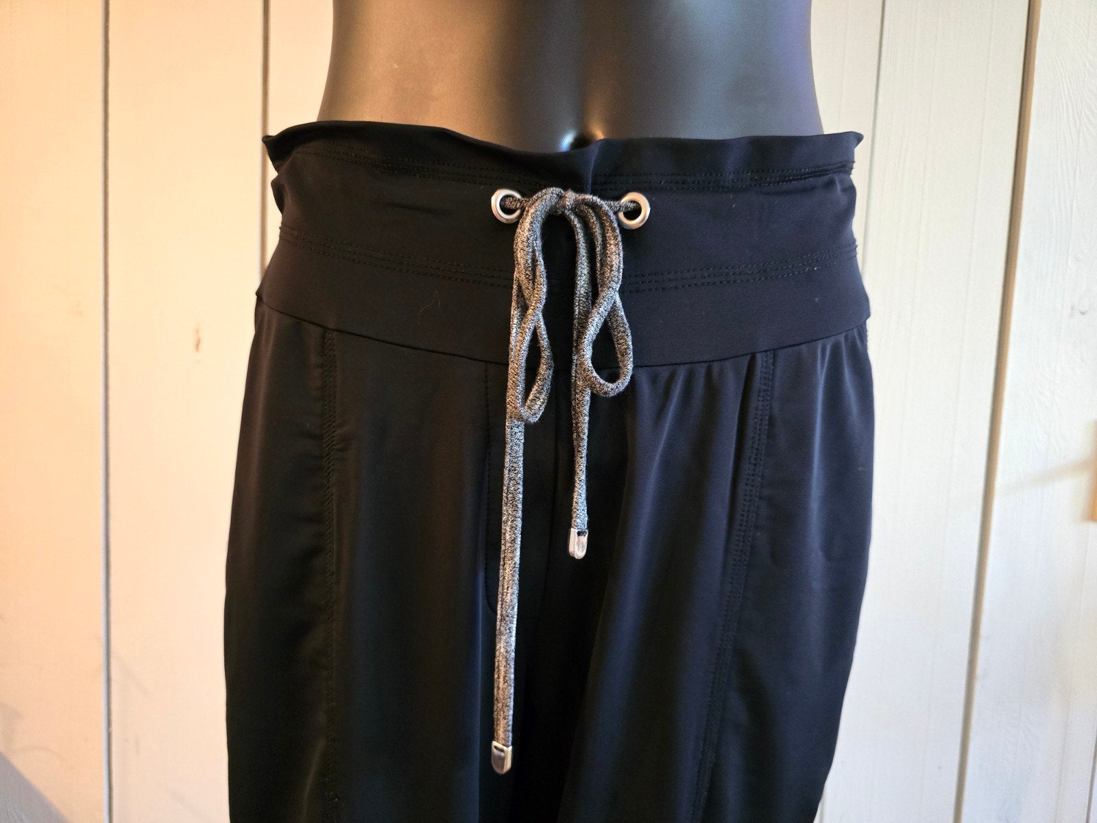 Elvira joggingbroek / trainingsbroek piping zwart 42, Zwart, Maat 42/44 (L), Ophalen of Verzenden, Zo goed als nieuw