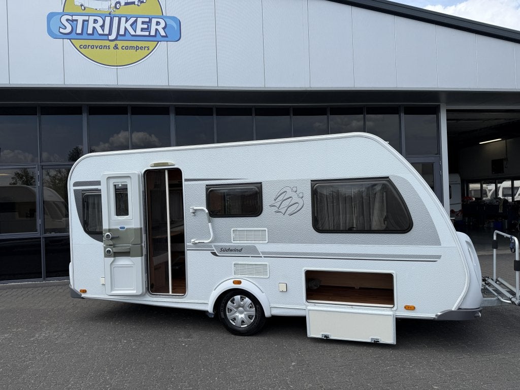 Knaus Sudwind 460 EU Aparte bedden + Bovag 2026!! #Kompakt#, Caravans en Kamperen, Lengtebed, Bedrijf, Treinzit, Schokbreker