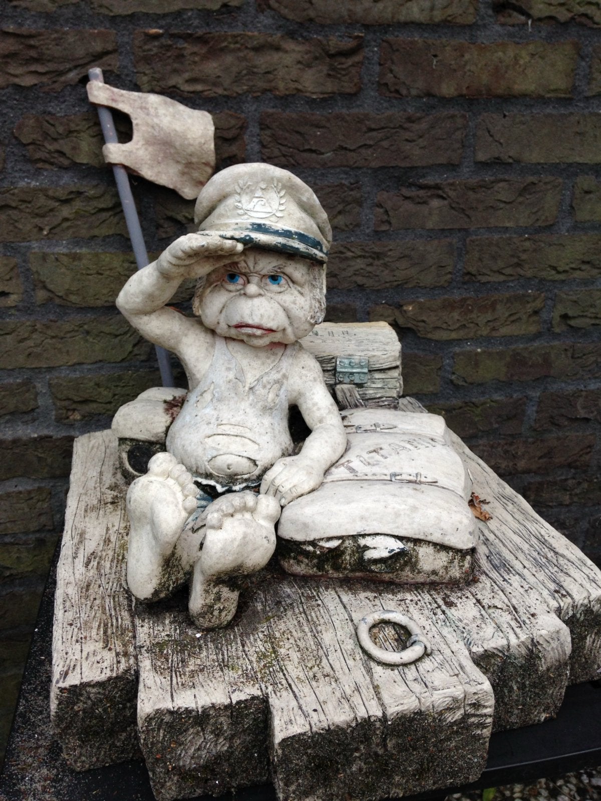 Efteling Laaf Kapitein Titanic koffer - Uniek en Decoratief, Ophalen, Gebruikt, Beeldje of Poppetje