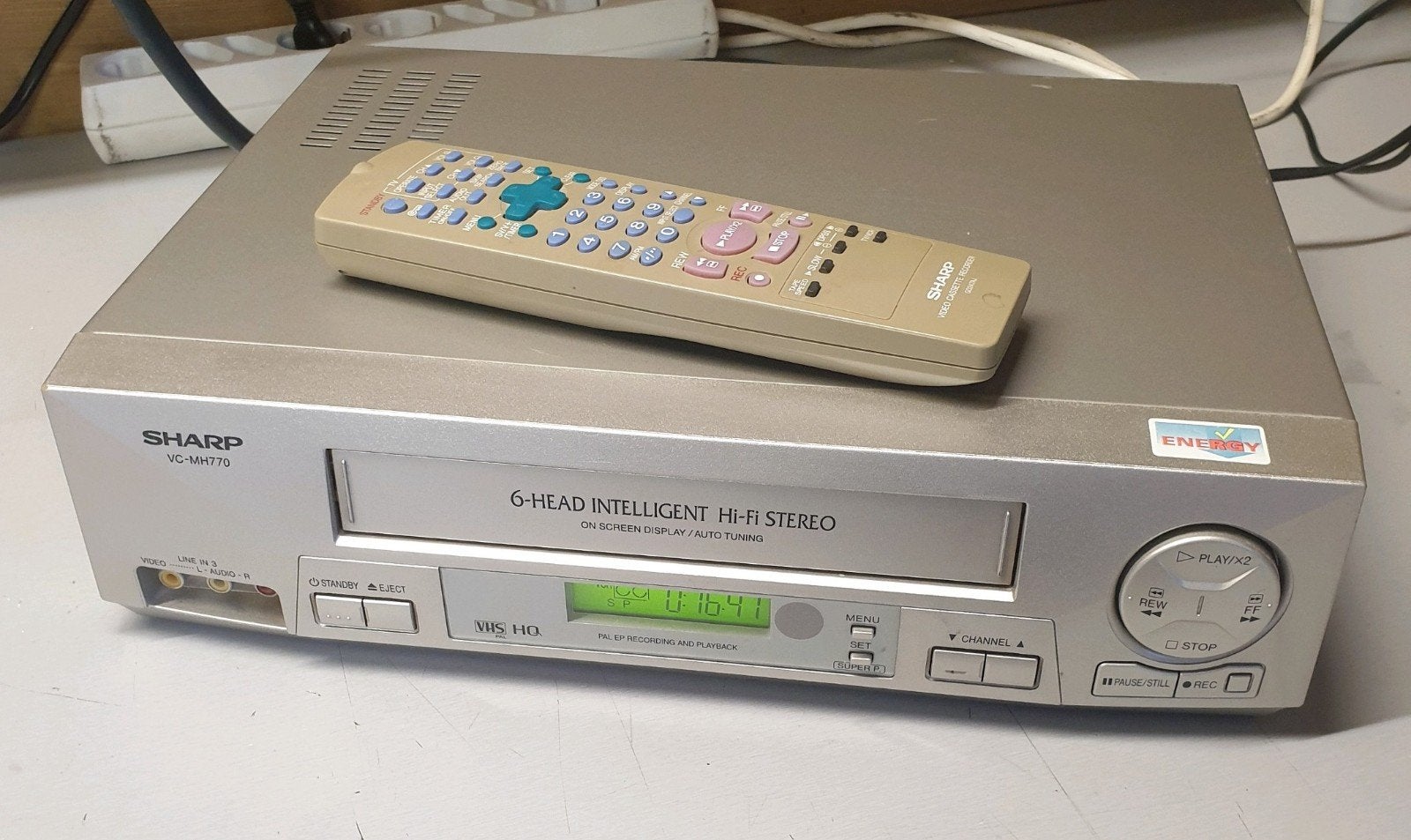 Sharp vc-mh770 videorecorder 6kops + afstandsbediening, Ophalen of Verzenden