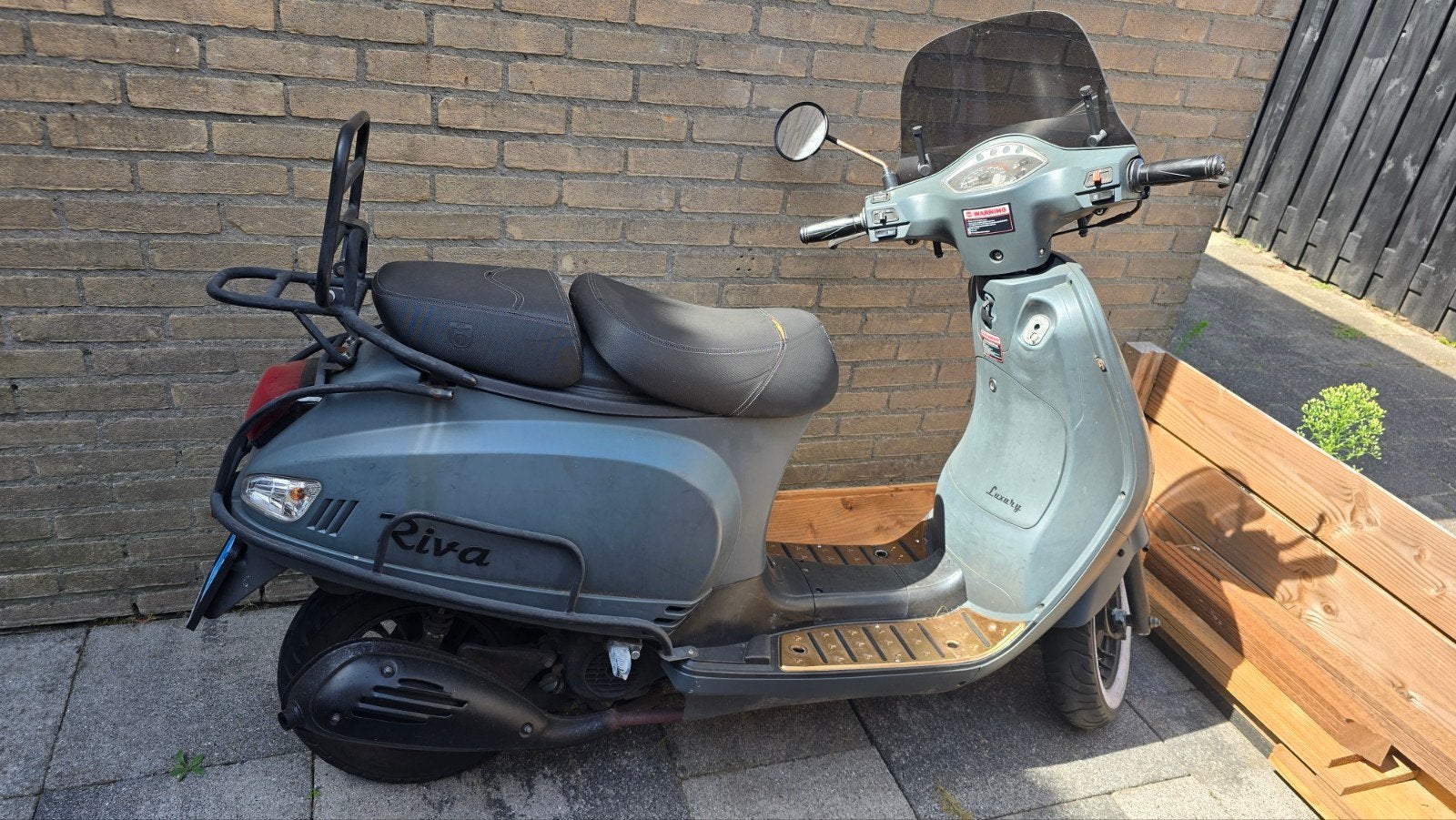 La souris Riva Scooter - Grijs met accessoires, Ophalen, Gebruikt, Overige typen, Overige merken