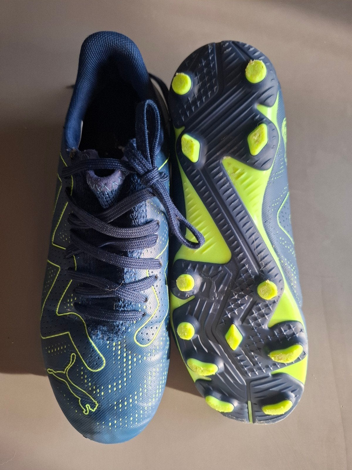 Voetbalschoenen maat 35, Maat XS of kleiner, Ophalen of Verzenden, Zo goed als nieuw, Schoenen