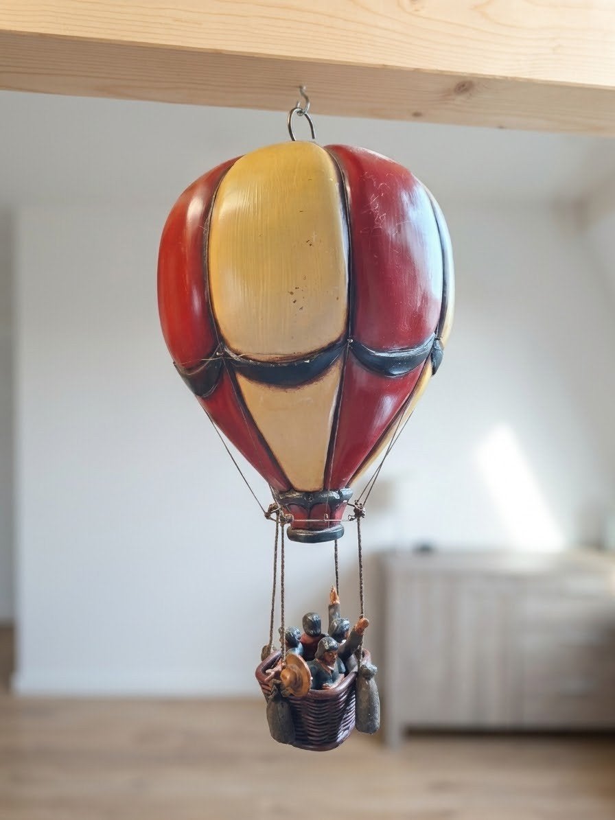 Decoratieve luchtballon met mandje en figuren, Verzamelen, Ophalen of Verzenden, Zo goed als nieuw