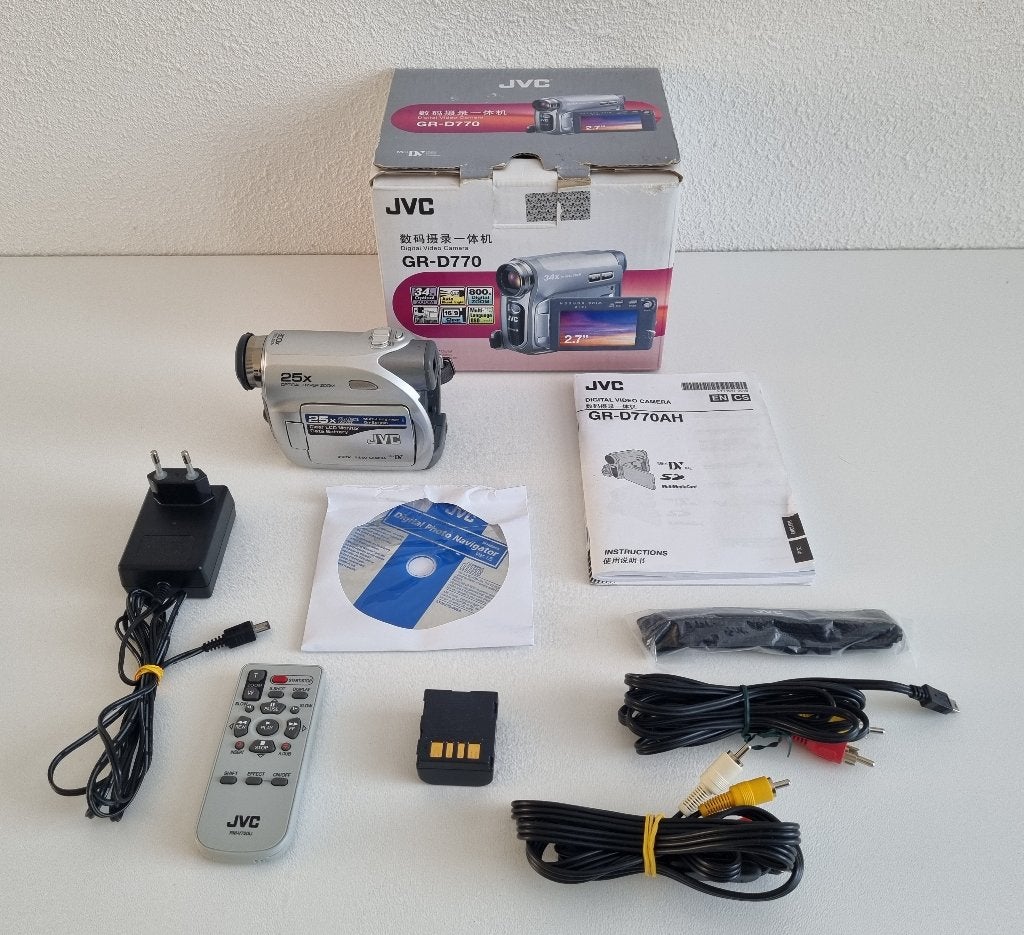 JVC GR-D770 MiniDV Digital Video Camera Camcorder, Mini dv, Gebruikt, JVC, 20x of meer