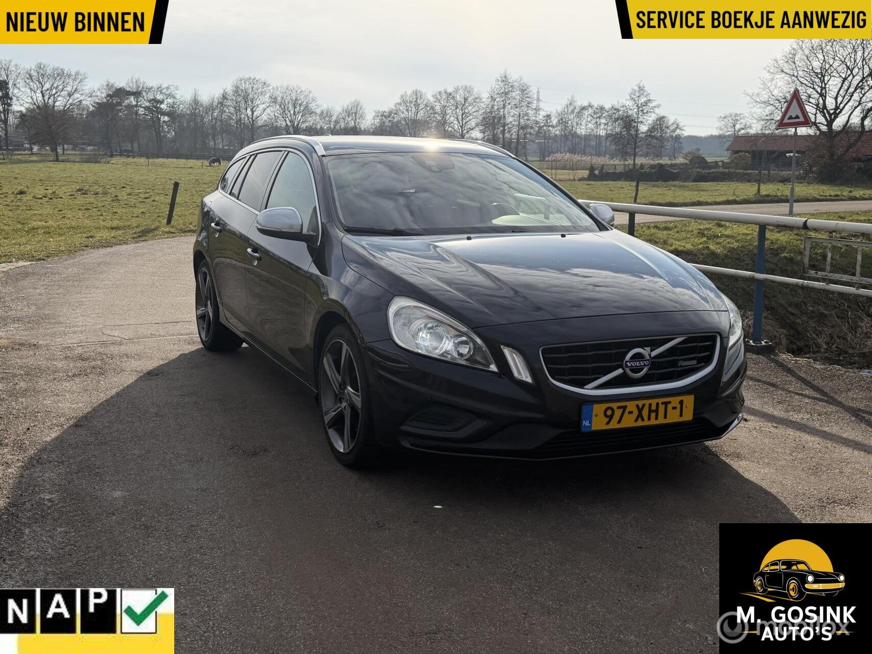 Goed onderhouden Volvo V60 1.6 T3 R-Design Nap Apk nieuw, Auto's, Voorwielaandrijving, 15 km/l, Gebruikt, Zwart