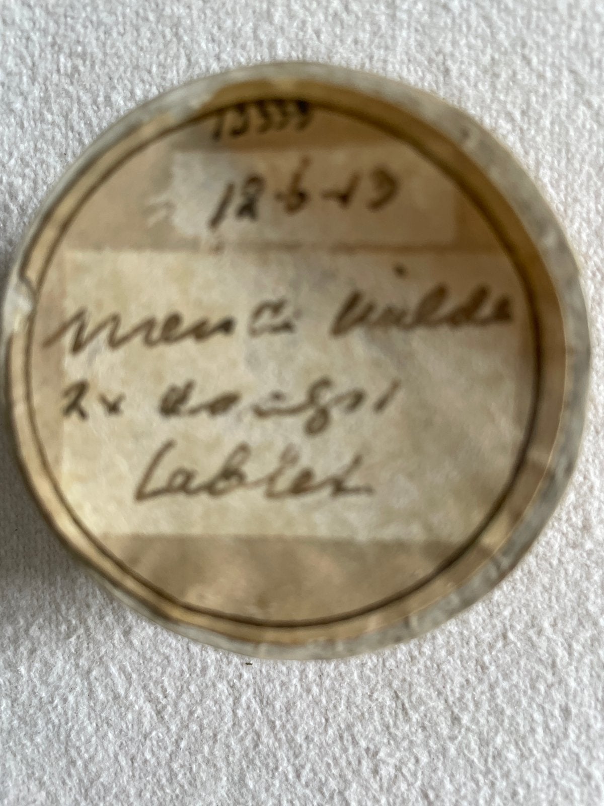 Oud pillendoosje met handgeschreven etiket, Ophalen of Verzenden