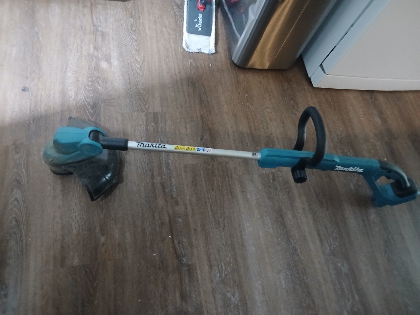 Makita DUR193 Accu Grastrimmer - Zo goed als nieuw, Accu, Ophalen of Verzenden, Zo goed als nieuw, Makita