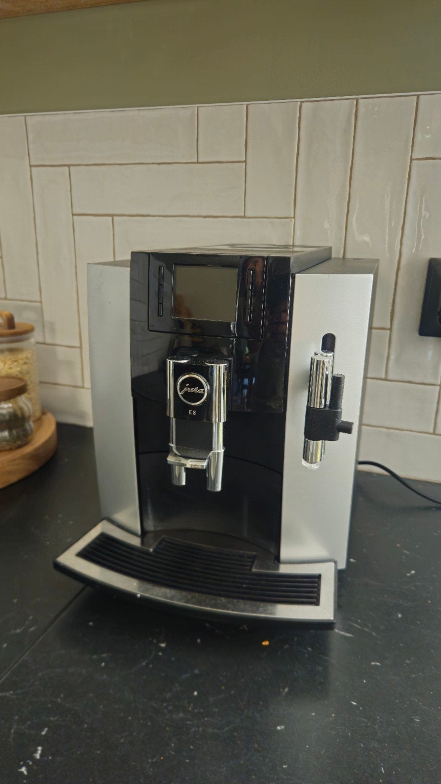 Jura E8, Ophalen of Verzenden, Zo goed als nieuw, Koffiemachine