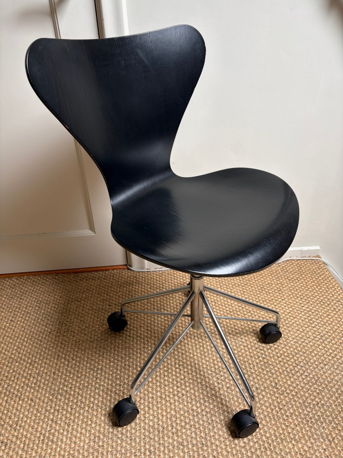 Fritz Hansen Series 7 Bureaustoel Model 3117 – Zwart Essen –, Nvt Tweedehands, Arne Jacobsen, Gebruikt, Zwart