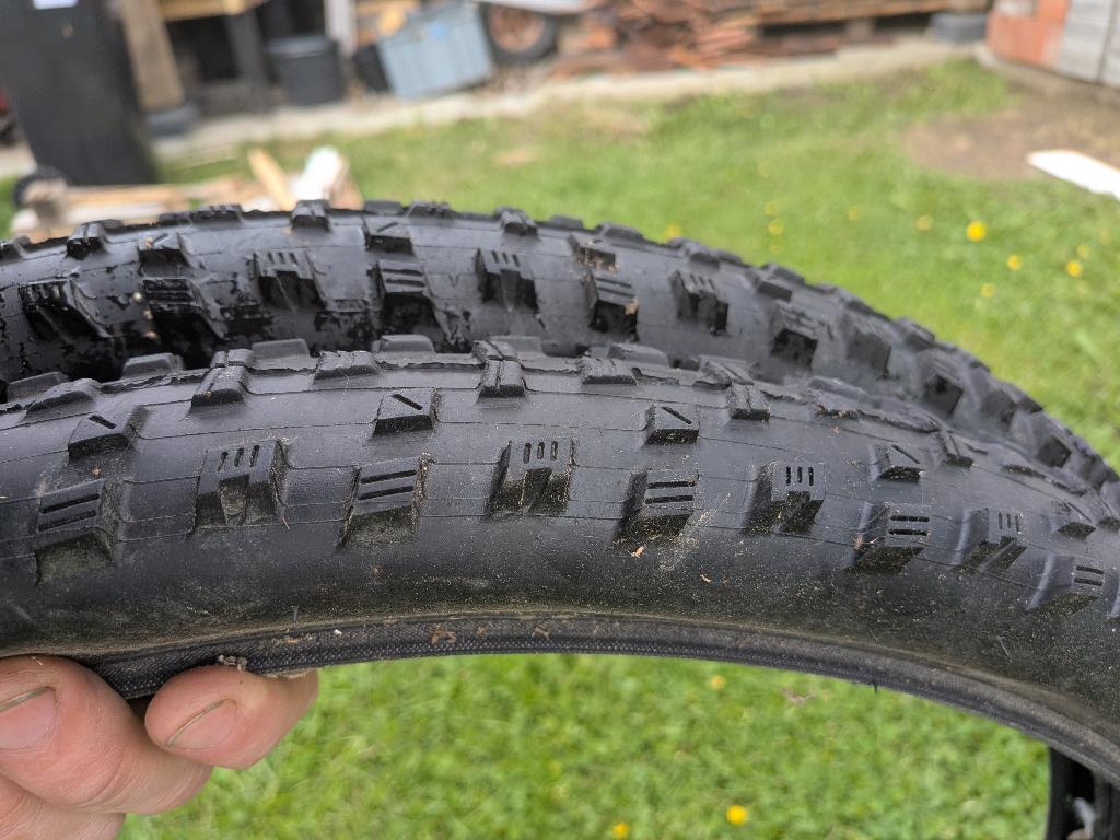 2x Maxxis forekaster 27,5 x 2,35, Fietsen en Brommers, Gebruikt, Band, Ophalen of Verzenden, Mountainbike