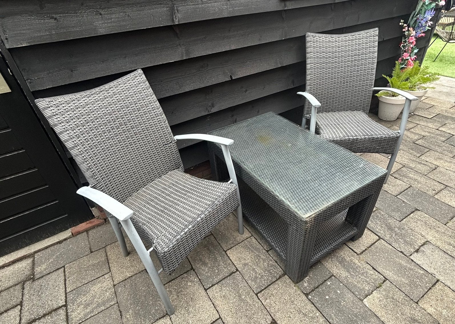 Tuinset, twee stoelen en tafel, Kunststof, Gebruikt, Tuinset, Ophalen