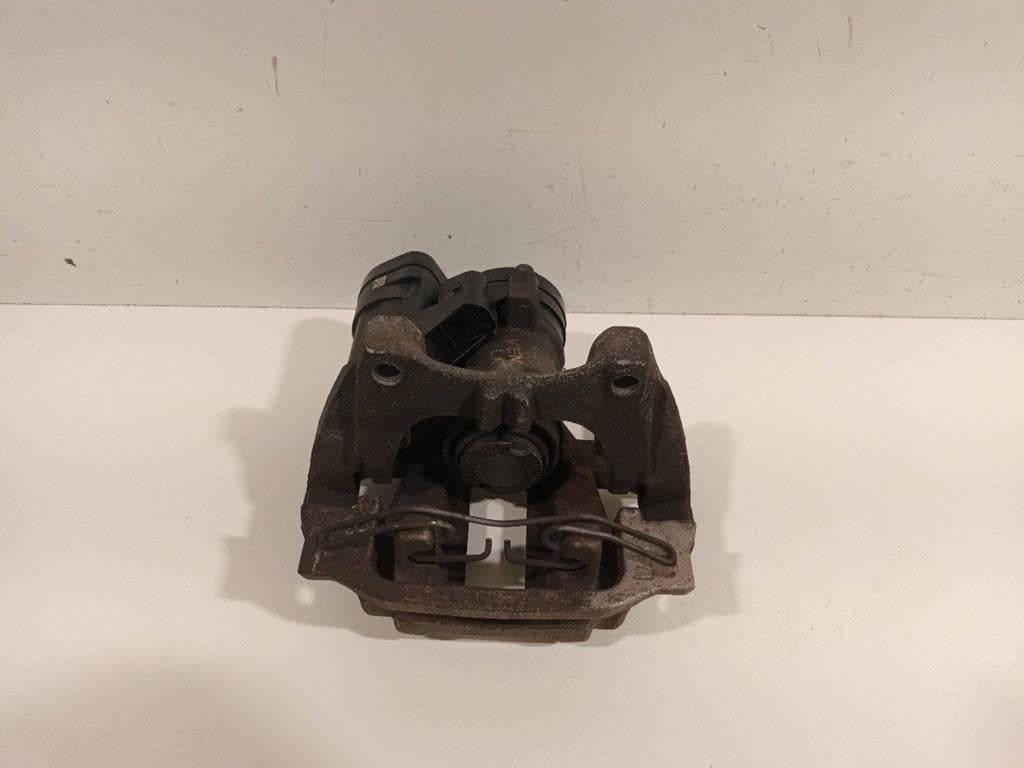 Remklauw links achter Audi A3, Auto-onderdelen, Onderdelen@venauto.nl, Van der Ven Autorecycling B.V., Gebruikt, Ettenseweg 76, 4706 PB Roosendaal, The Netherlands
