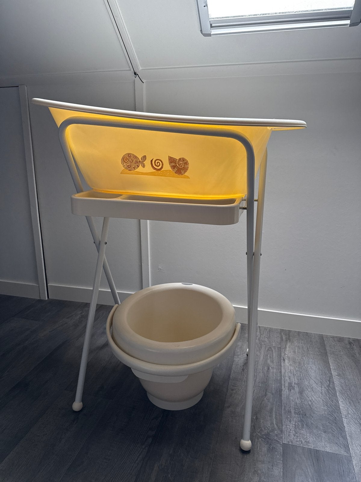Bébé-jou badset: standaard, badje, tummy tub en zitje, Kinderen en Baby's, Badjes en Verzorging, Ophalen, Zo goed als nieuw, Badje