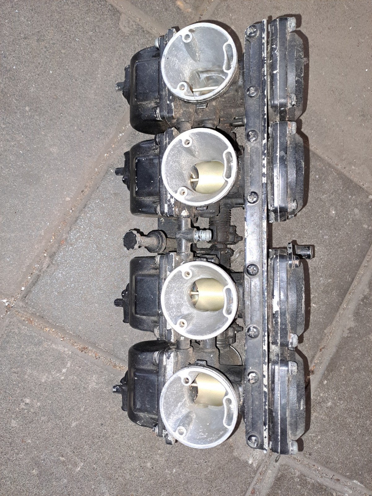 Mikuni carburateurset voor motorfietsen, Ophalen