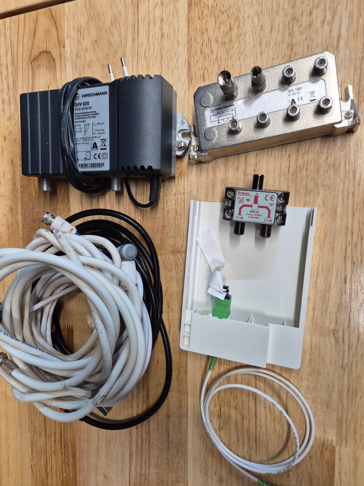 Hirschmann TV multitap, splitter en Hirschmann versterker, Ophalen of Verzenden