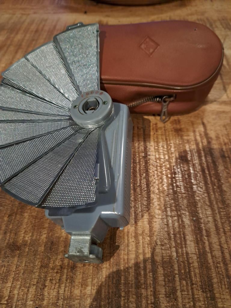 Agfa flitser met leren hoesje, Ophalen, Gebruikt