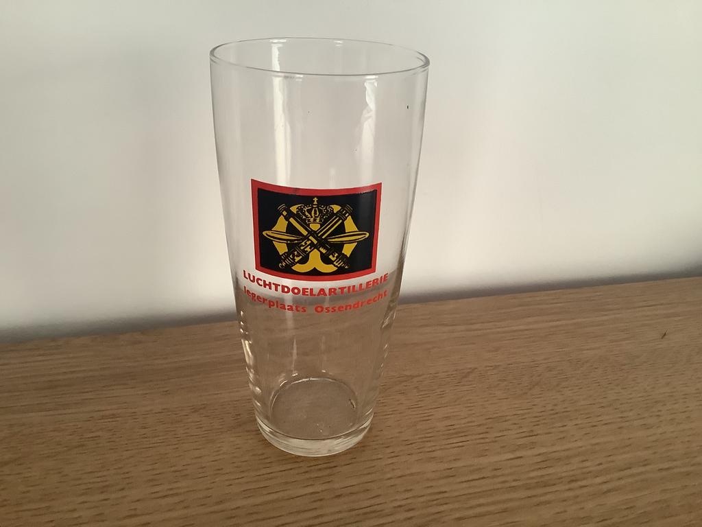 Bierglas Luchtdoelartillerie Landmacht Legerpl. Ossendrecht, Ophalen of Verzenden, Landmacht, Nederland, Overige typen