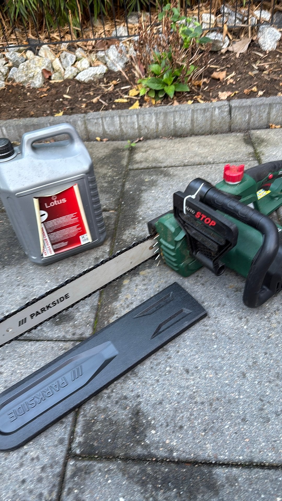 Kettingzaag elektronisch met olie, Doe-het-zelf en Verbouw, Gereedschap | Zaagmachines, Kettingzaag, Ophalen of Verzenden, Zo goed als nieuw