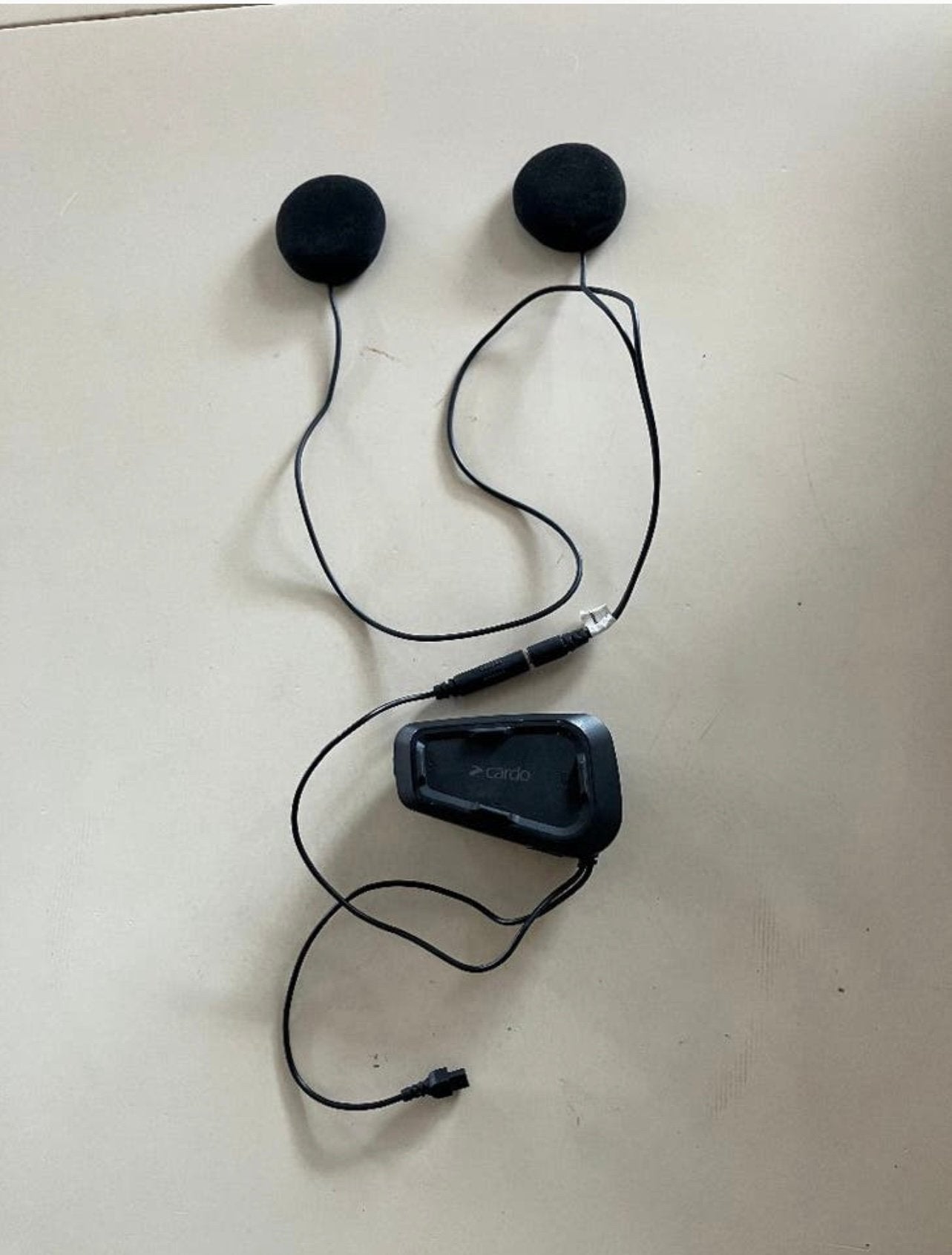 Cardo Spirit HD + speakers + nieuwe zelfklevende houder, Motoren, Accessoires | Overige, Ophalen of Verzenden, Gebruikt