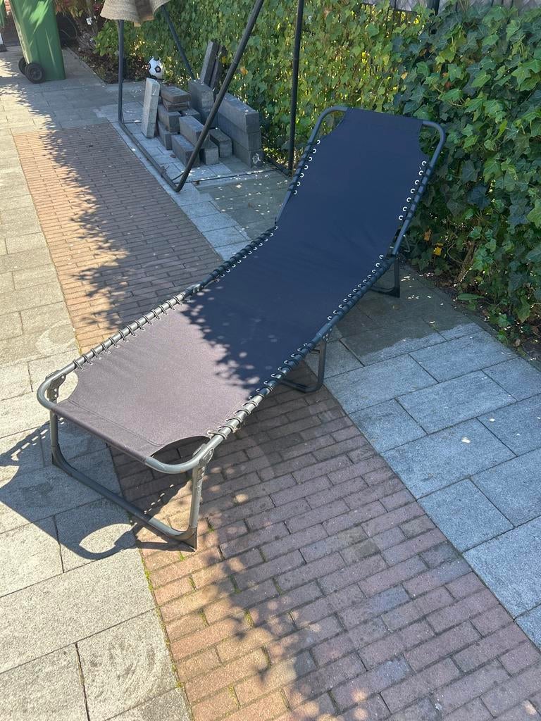 Ligbank in prima staat - comfortabel en verstelbaar, Ophalen of Verzenden, Gebruikt, Metaal, Verstelbaar