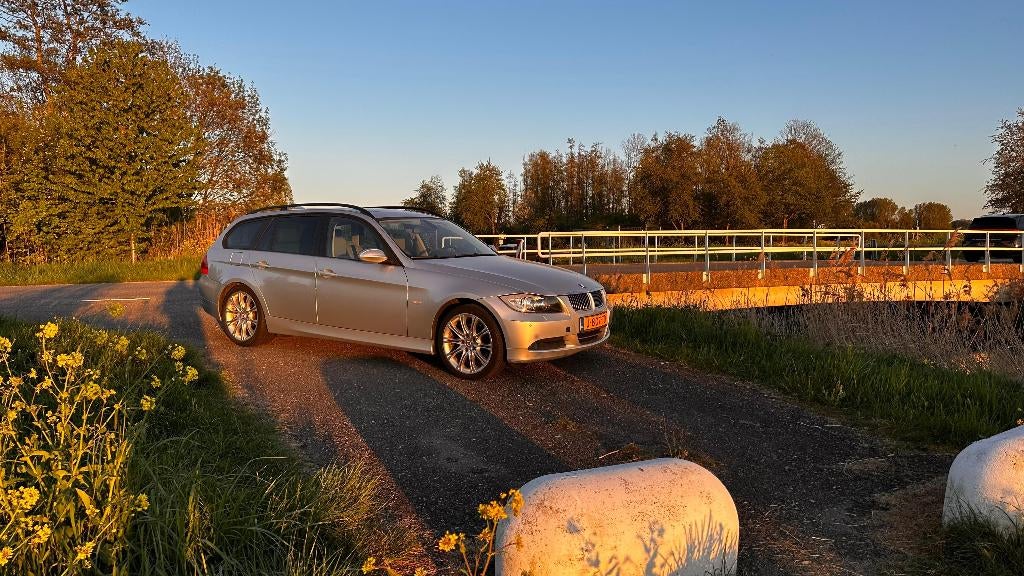 BMW 3-Serie 2.0 320i Touring AUT 2008 e91, Auto's, Automaat, 1995 cc, 1435 kg, Leder