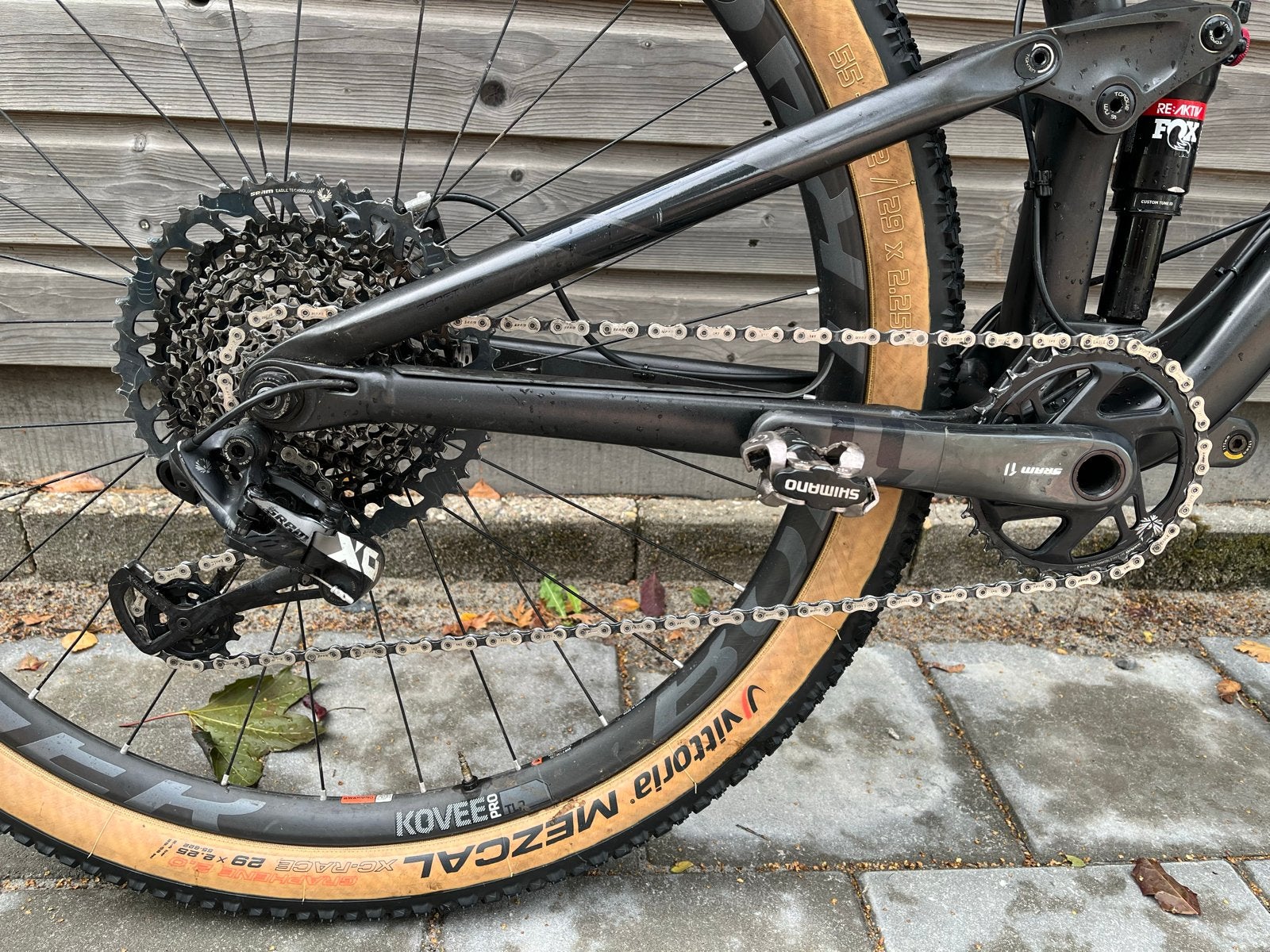 Foto 3 van Trek Top Fuel 9.8 Carbon Mountainbike