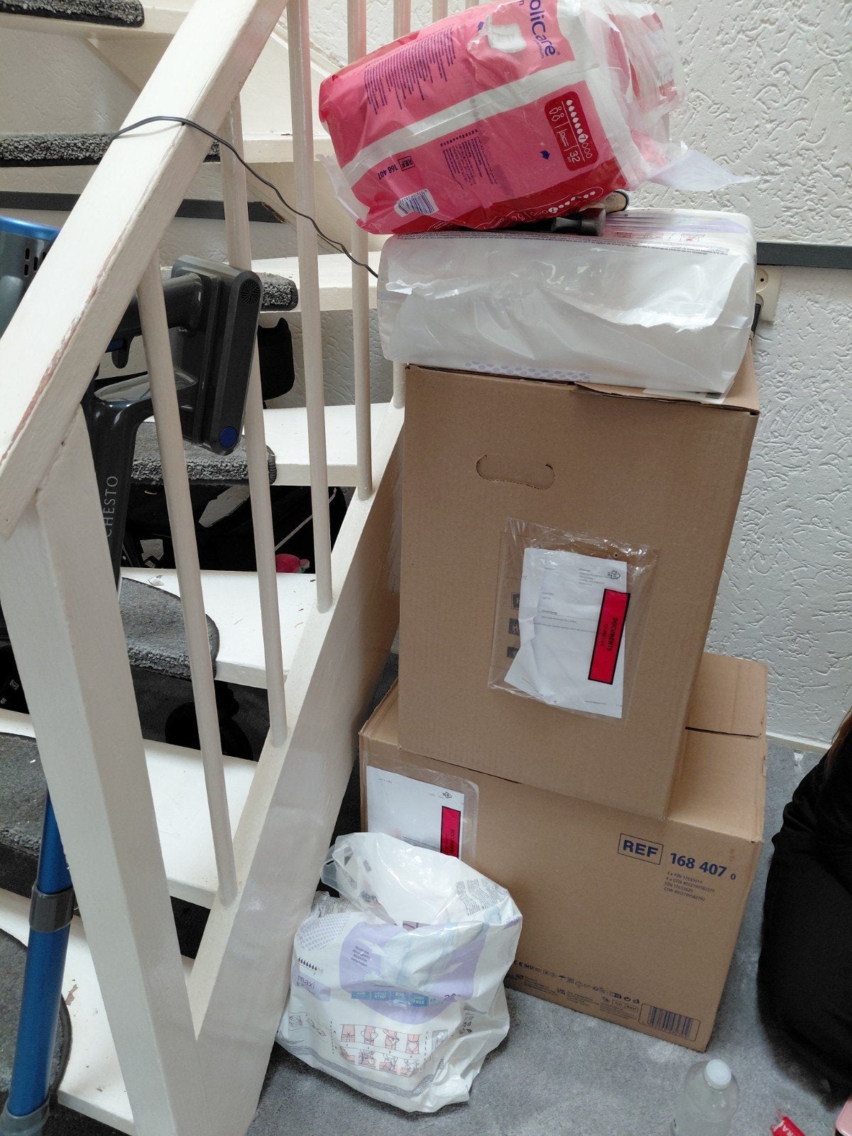 Diverse luiers en incontinentiemateriaal, Diversen, Verpleegmiddelen, Ophalen, Nieuw