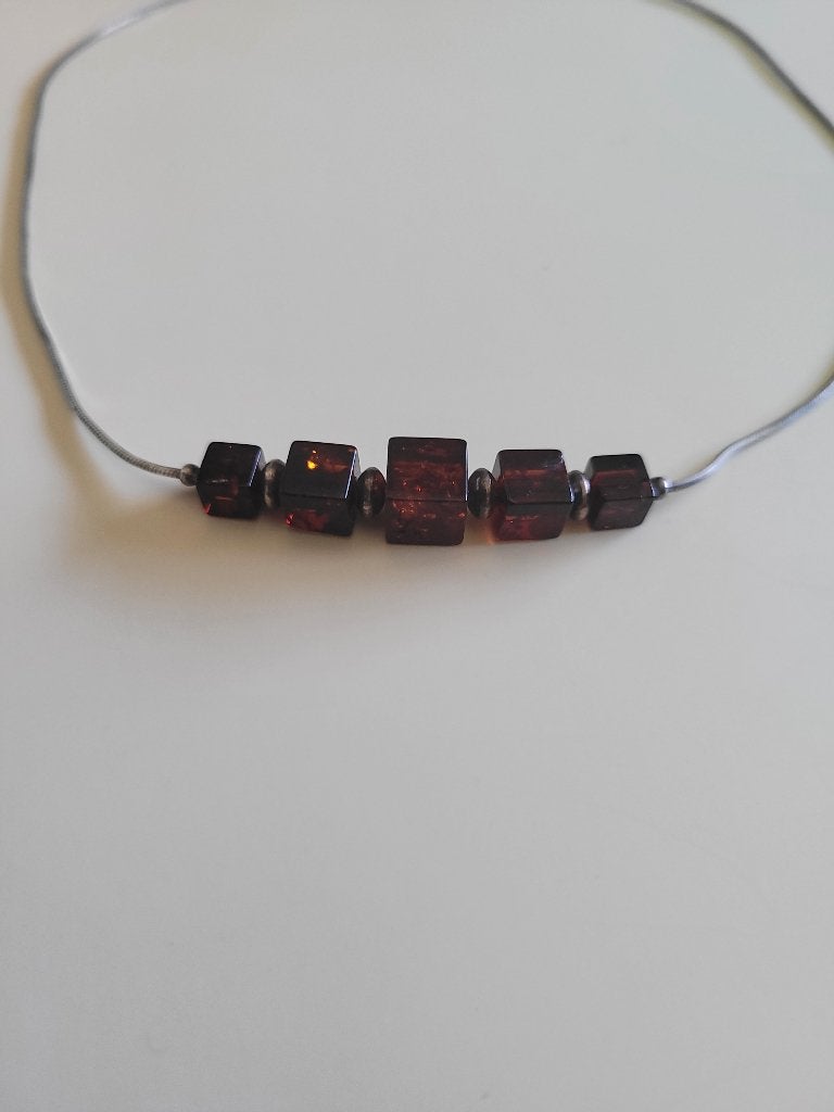 Collier buisjes strak zilver + cherry amber, Gebruikt, Ophalen of Verzenden, Met edelsteen, Zilver