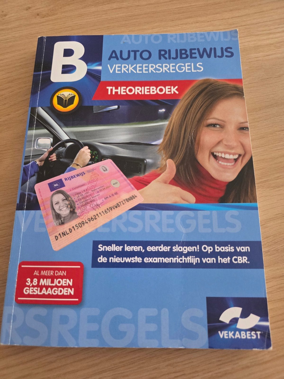Auto Rijbewijs B Theorieboek Verkeersregels - Vekabest, Boeken, Ophalen of Verzenden, Zo goed als nieuw, Vekabest, Beta