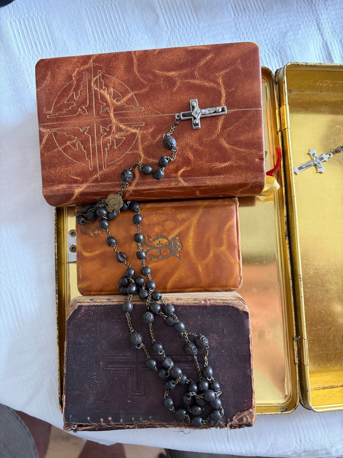 Oude Bijbels, Rozenkransen en Religieuze Artikelen, Ophalen