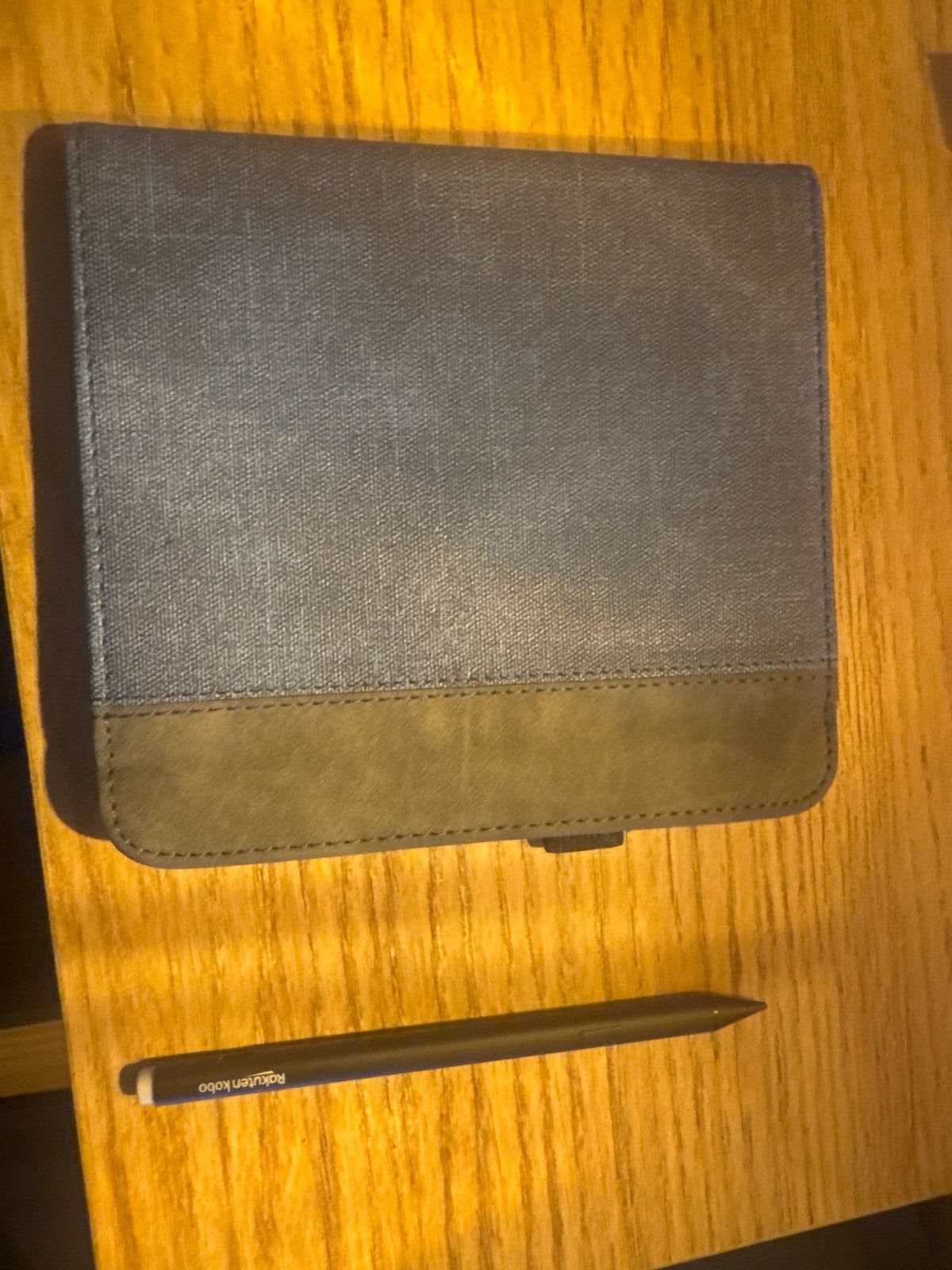 Kobo libra color e-reader met hoes en pen, Computers en Software, 8 GB, Bluetooth, Ophalen of Verzenden, Zo goed als nieuw
