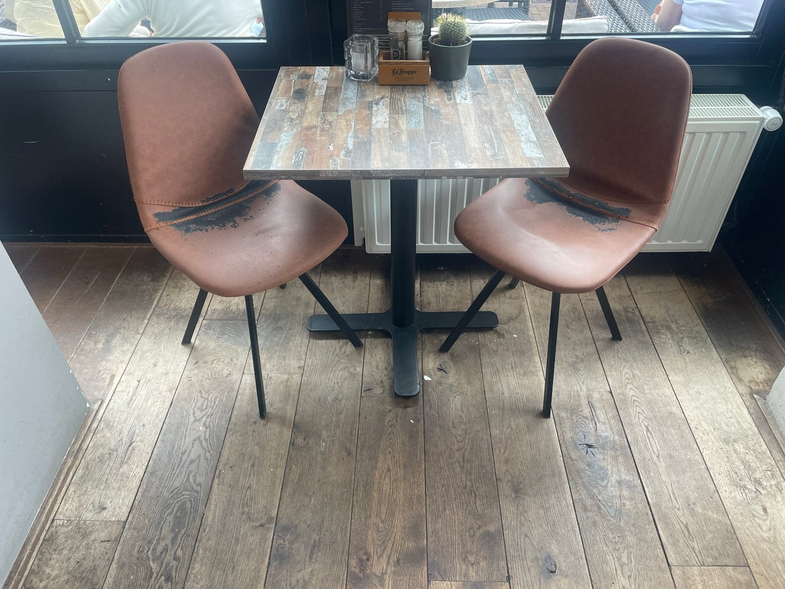 32 Horecastoelen - Tof design en fijn zitcomfort, Zakelijke goederen, Horeca | Meubilair en Inrichting, Ophalen, Gebruikt, Meubilair