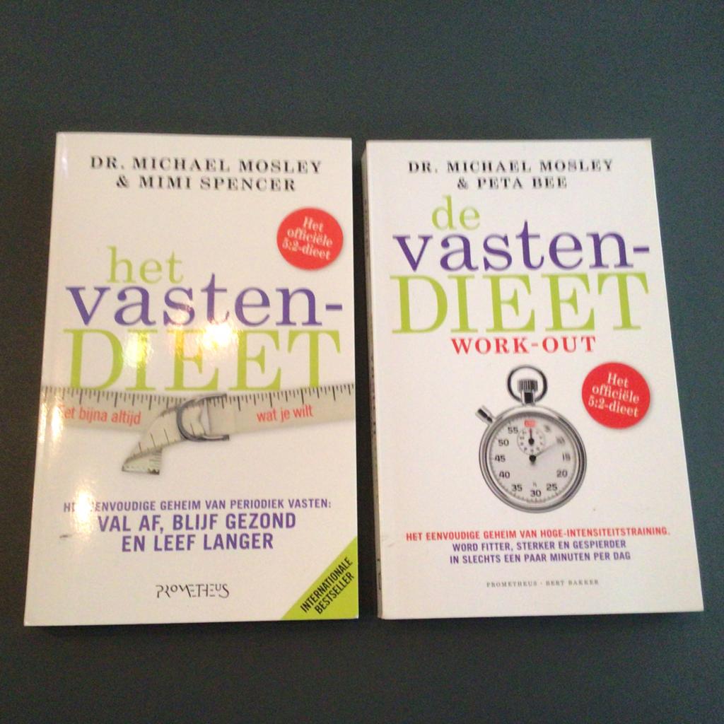 Het vasten dieet + De vasten dieet work-out - Dr. Michael Mo, Ophalen of Verzenden, Zo goed als nieuw, Gezondheid en Conditie