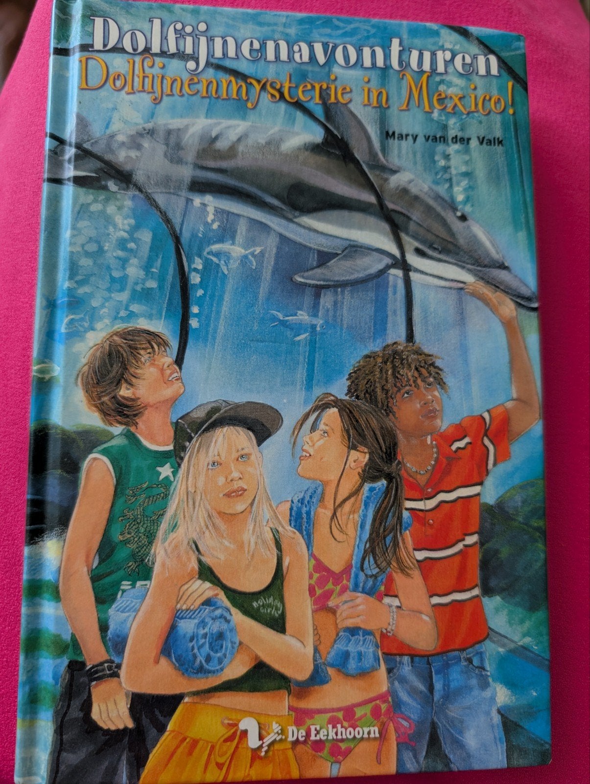 M. van der Valk - Dolfijnenmysterie in Mexico!, Boeken, Ophalen of Verzenden, Zo goed als nieuw, M. van der Valk