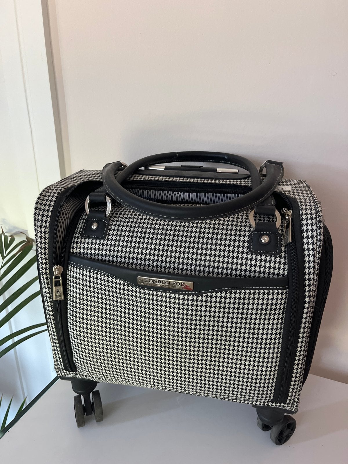 London Fog Reistas met Wieltjes - Zwart/Wit Pied-de-Poule, Ophalen, 40 tot 60 cm, Gebruikt, 20 tot 30 cm