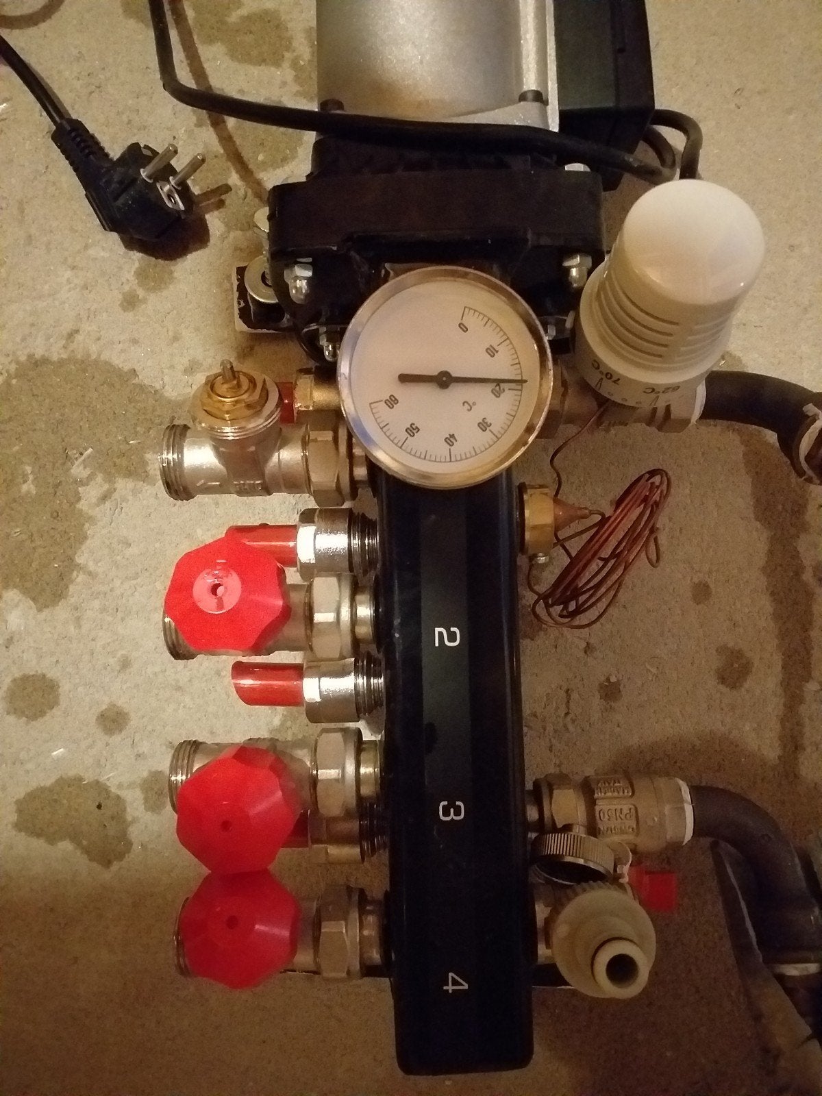 Vloerverwarming verdeler met pomp, Doe-het-zelf en Verbouw, Verwarming en Radiatoren, Ophalen, Gebruikt, Minder dan 30 cm, Overige typen