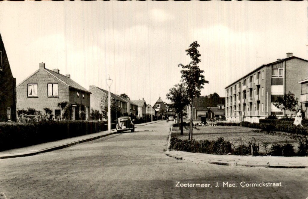 Zoetermeer - J. Mac. Cormickstraat - straatzicht, Ophalen of Verzenden, 1940 tot 1960, Gelopen, Zuid-Holland