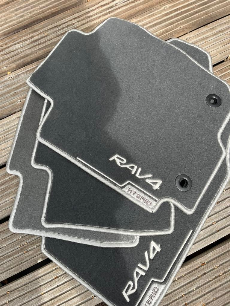 Automatten Toyota Rav4 Hybrid, Ophalen, Zo goed als nieuw