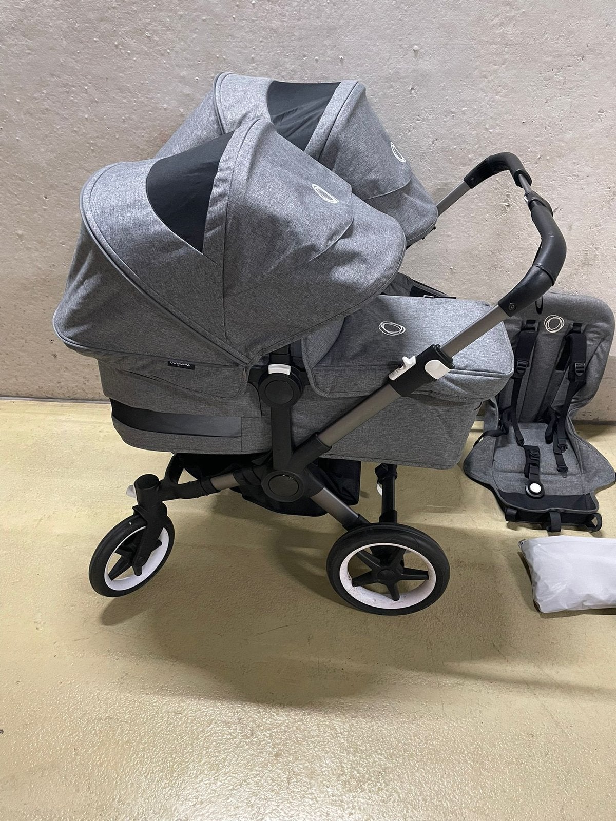 Bugaboo donkey 5 duo Graphite Grey Nieuwe onderdelen, Support@bugaboo.com, Bugaboo, Ophalen of Verzenden, Zo goed als nieuw