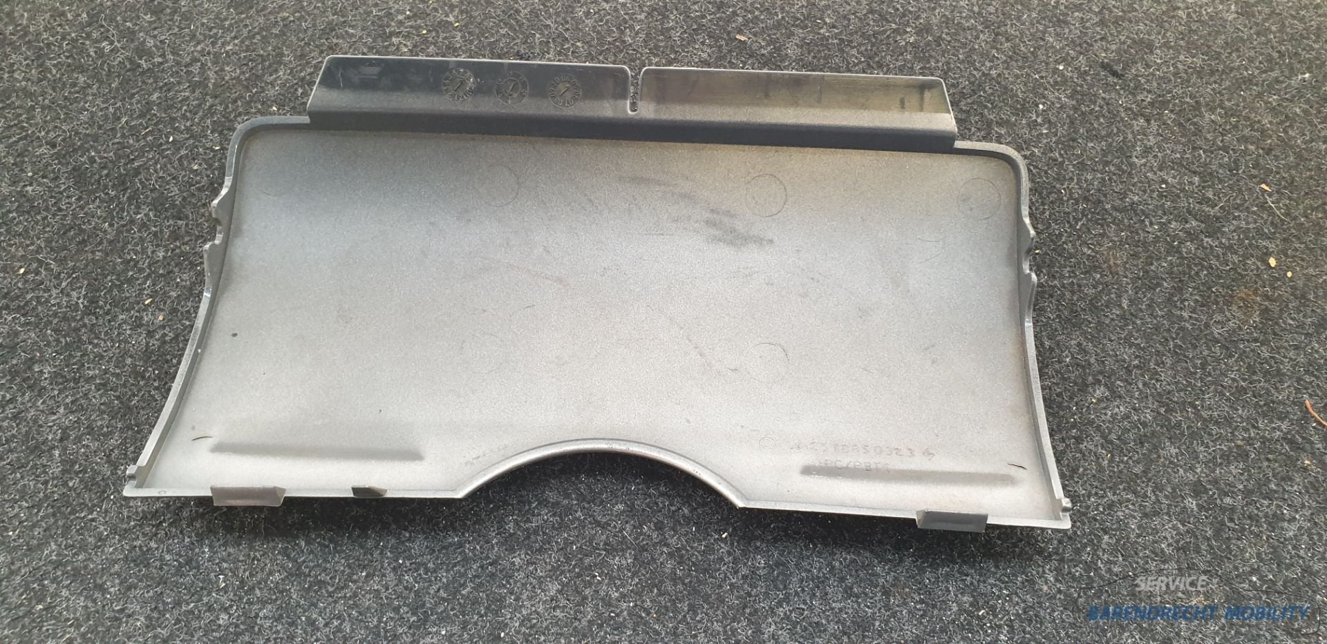 Afdekkap trekhaak gat bumper W251 R klasse Mercedes A2518850, Gebruikt, Mercedes-Benz AG, Mercedes-Benz, Ophalen of Verzenden