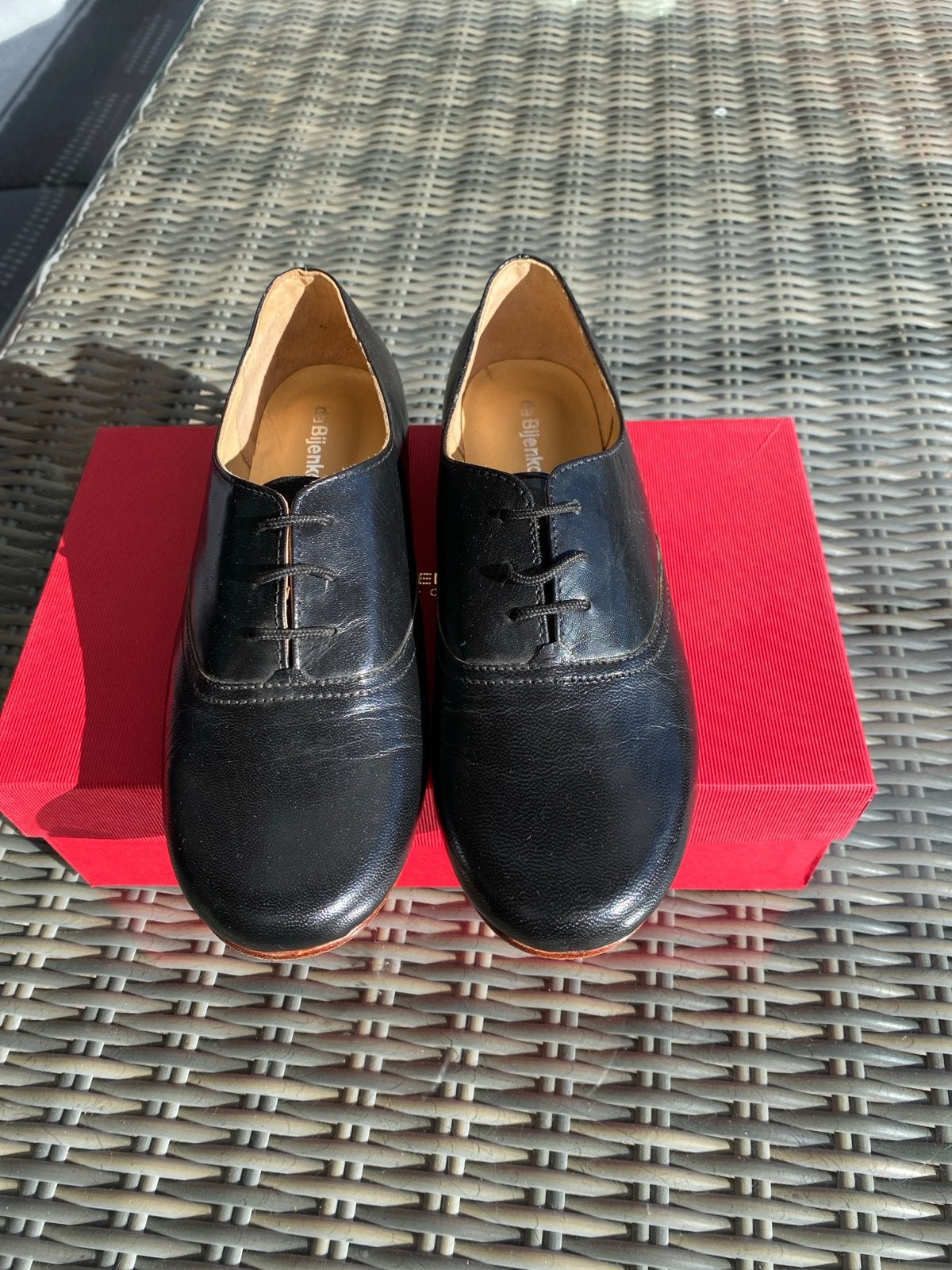 Zwarte veterschoenen van De Bijenkorf, maat 39, Kleding | Dames, Schoenen met lage hakken, Zwart, Nieuw, Ophalen of Verzenden