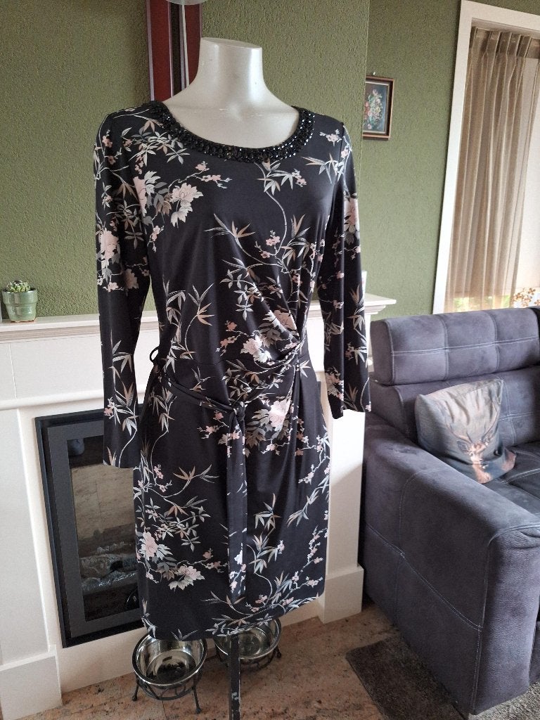 K-Design K Design mooie halslijn zwart jurk M 38, Kleding | Dames, Jurken, Maat 38/40 (M), K-design, Verzenden, Zwart