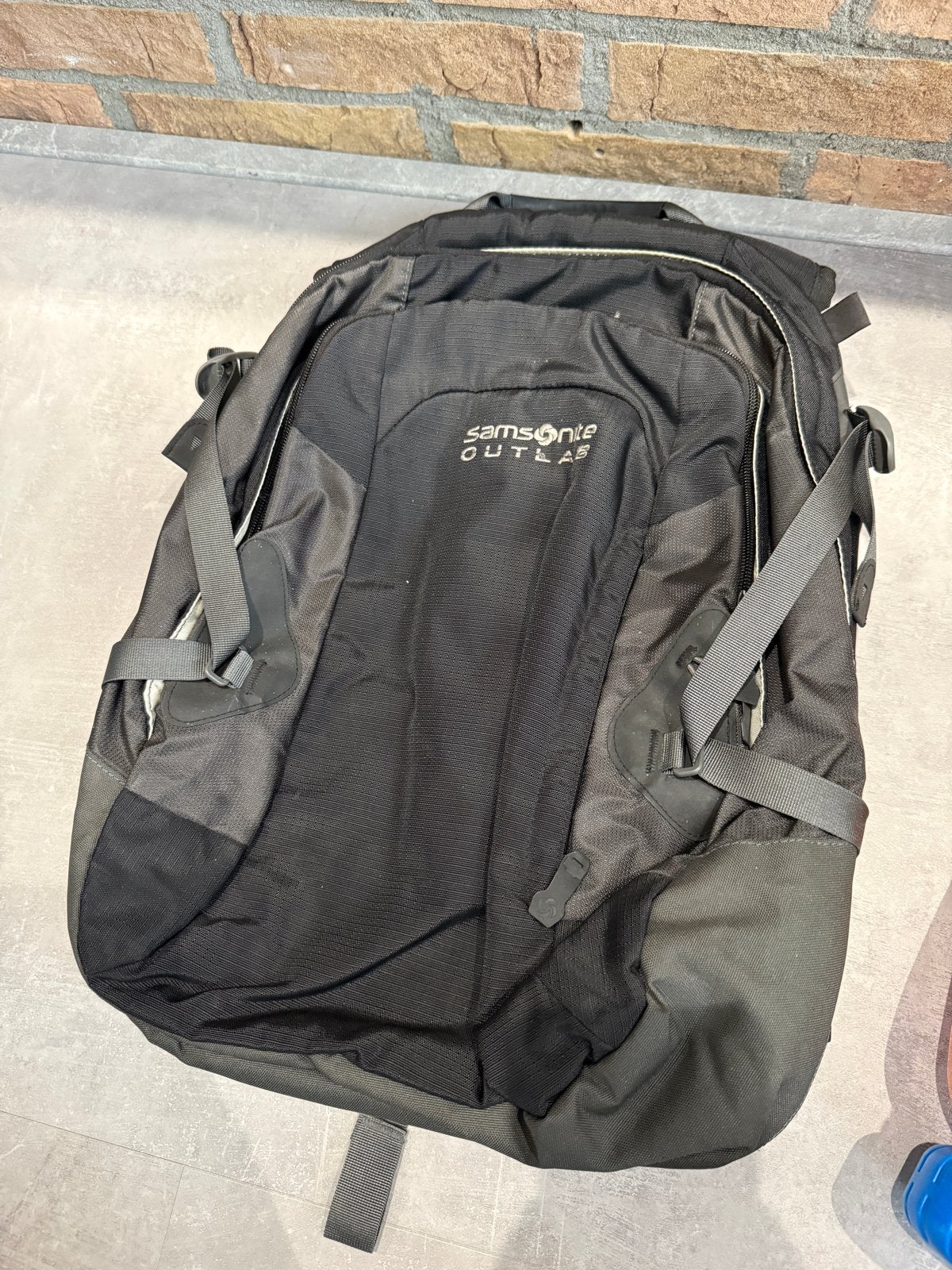 Samsonite Outlas Laptoptas / Rugzak - Zwart, 25 tot 40 cm, Ophalen of Verzenden, Zo goed als nieuw, Overige merken