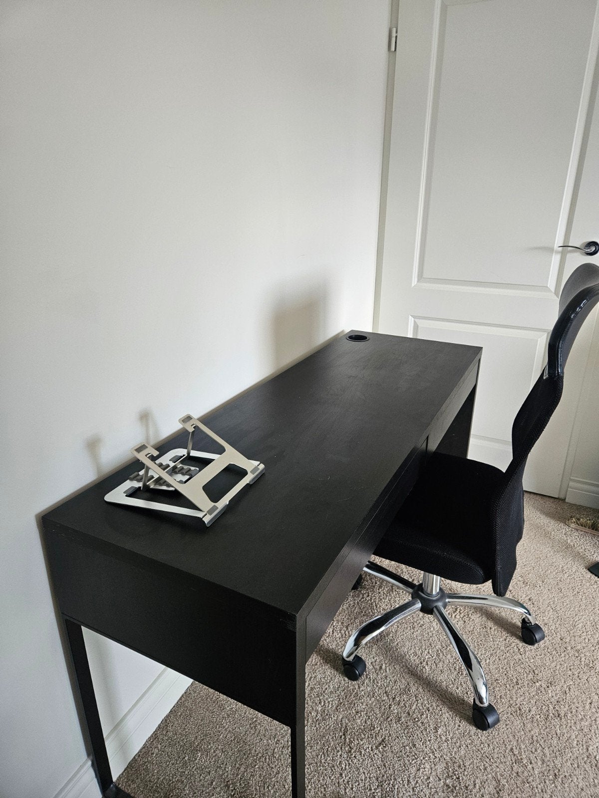 Zwart bureau met lades, Ophalen, Gebruikt