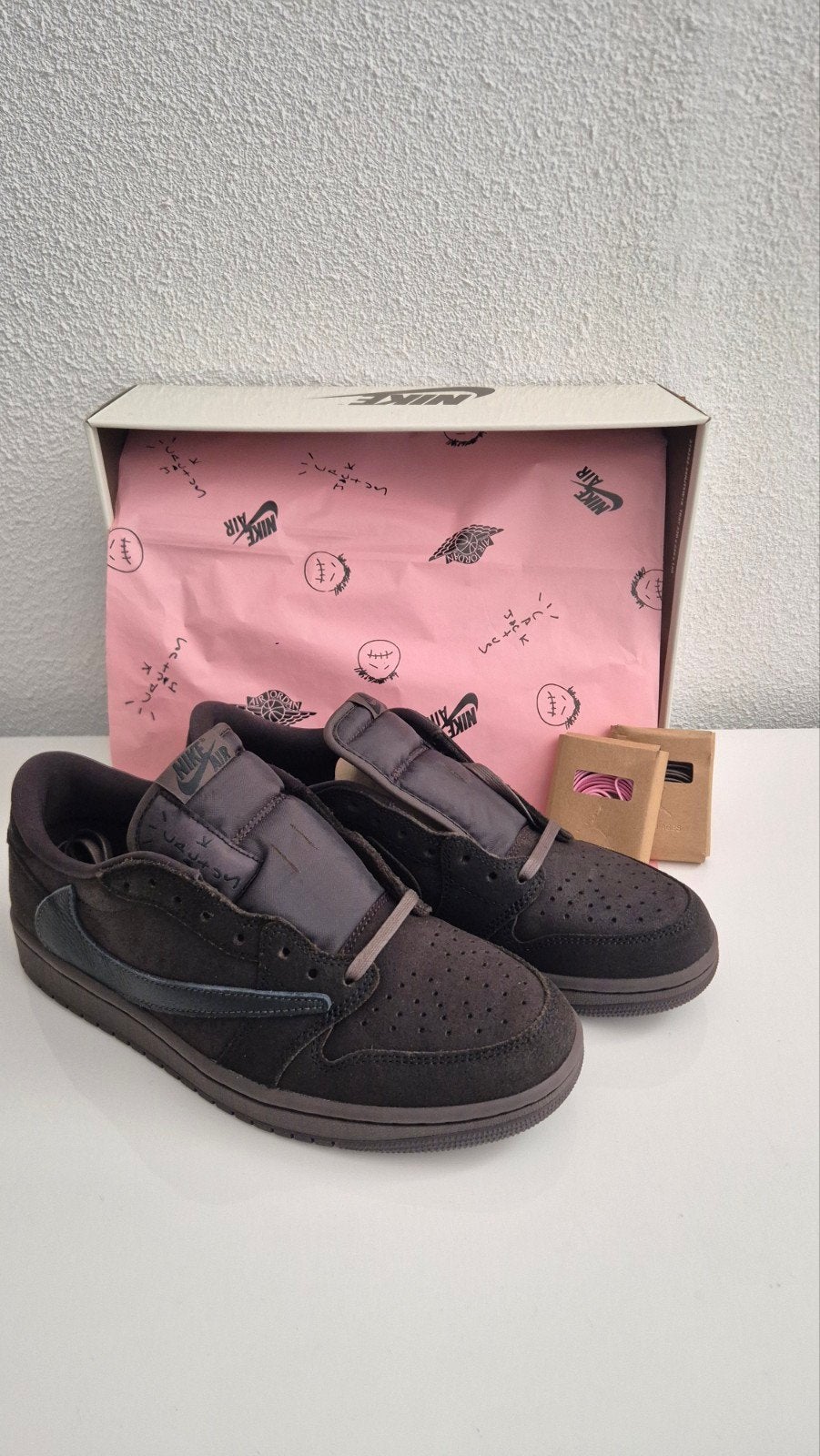 Jordan 1 Travis Scott 'Velvet Brown', Ophalen of Verzenden, Nieuw, Bruin