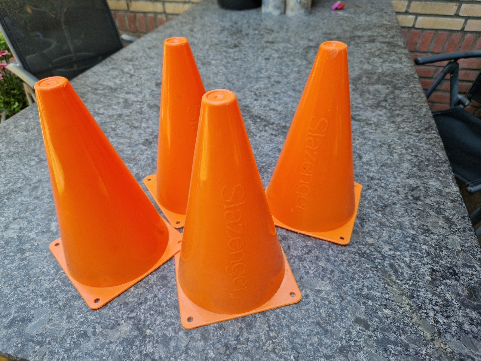 Set van 4 Slazenger oranje pionnen, Ophalen, Gebruikt
