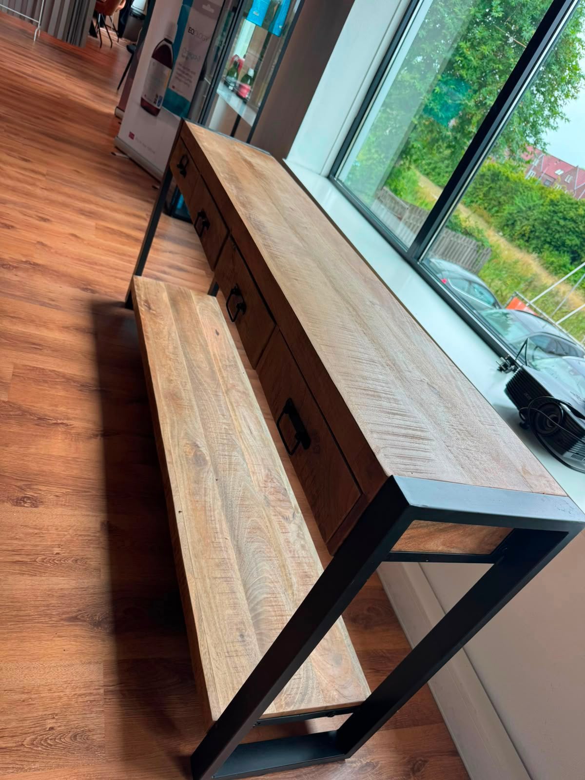Mango houten sidetable, Ophalen, 100 tot 150 cm, Zo goed als nieuw, 25 tot 50 cm