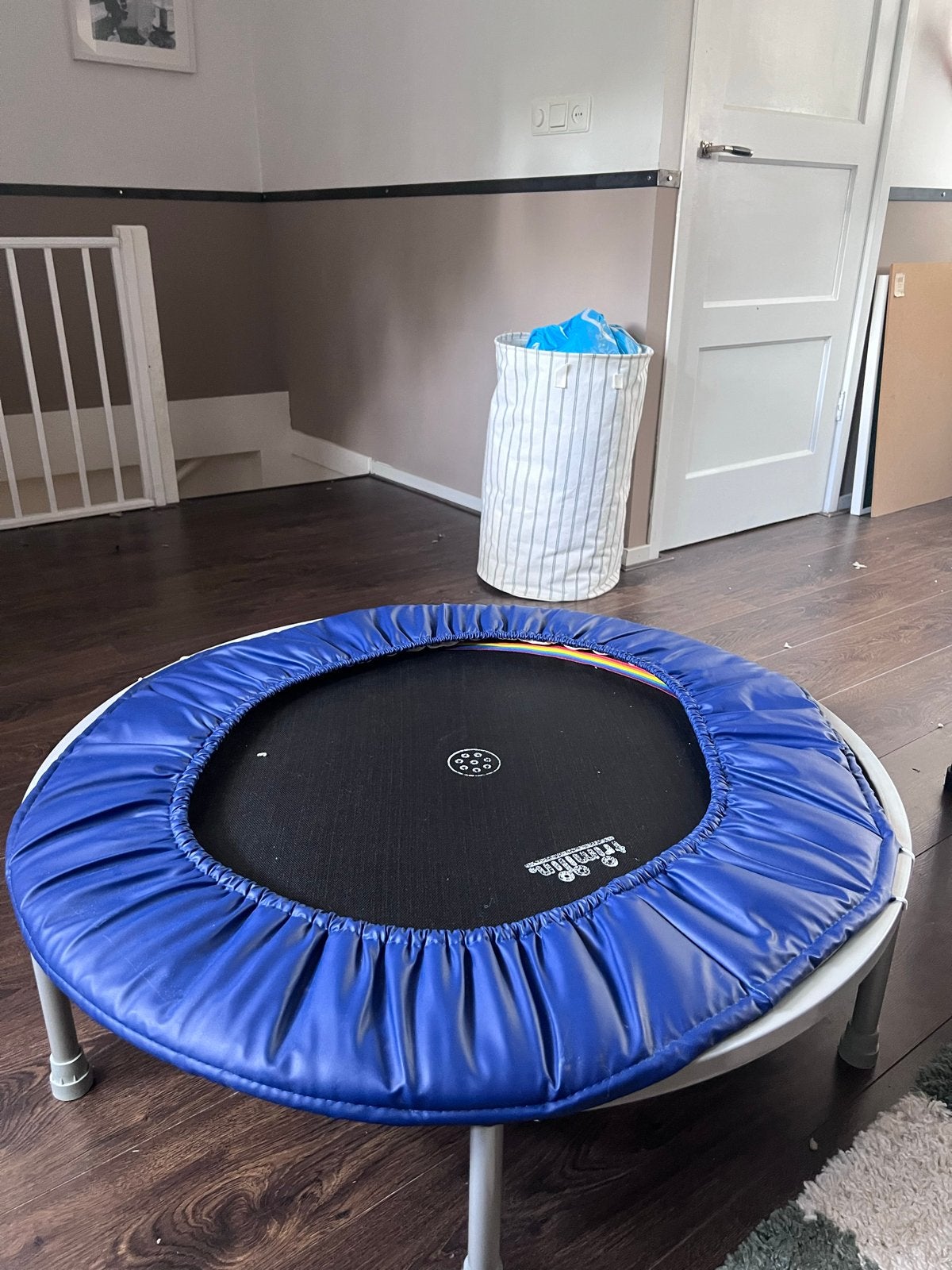 Trimilin trampoline - blauw en stevig, Ophalen, Gebruikt, Jongen of Meisje